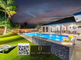 West Palm Beach The Grand Luxe Villa-Heated Pool, Spa & Game Room，位于兰塔纳的酒店