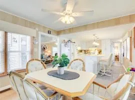 2 Mi to Venice Beach Home with Pool Access