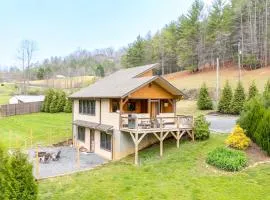 Sawyers Cabin with Hot Tub in Blue Ridge Mtns!