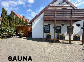 Pokoje przy Kawiarence 4，位于雷瓦的酒店