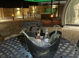 Killee Luxury pod and private hot tub