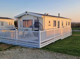 HolidayLet 24 Bude Newperran Holiday Park，位于库伯特的酒店