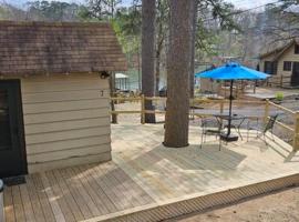 #07 - Lakeview One Bedroom Cottage-Pet Friendly