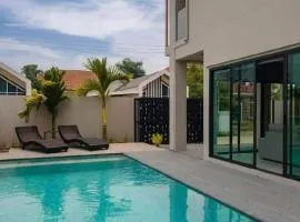 Sleep With Sheep - 3 Bedroom Pool Villa