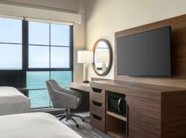 Hampton Inn & Suites Maui North Shore，位于卡胡卢伊的酒店