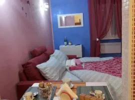 LA CASA DI CARTA red