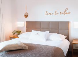 Hotel Penzion Kobala，位于托尔明的酒店