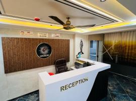 hotel sun sky rooms，位于Pātan的酒店