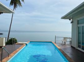 Sook beach house，位于春蓬的带泳池的酒店