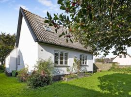Cozy Cottage On North Bornholm，位于海斯勒的酒店