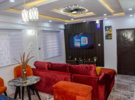 Tasteful Ikeja 2bed rooms luxury Apartment On Allen Aveneue ,Ogundana ,3Min to the Airport ,24hours Power，位于伊凯贾的酒店