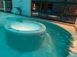 兰哈隆巴尔尼里奥酒店，位于兰哈龙的酒店