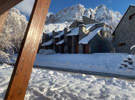 Chalet Anayet Lodge Luxury 5 Stars in Formigal，位于福米加尔的酒店