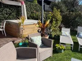 Maison Antibes avec jardin privatif, 4 chambres, calme dans résidence avec piscine