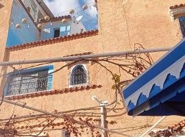 Maison de vacances 3 chambres en Medina，位于舍夫沙万的酒店