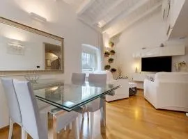 White Residence Apartment