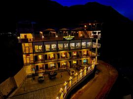 The kempty Fall Resort, Mussoorie - Lavish & Luxury Stay，位于穆索里的酒店