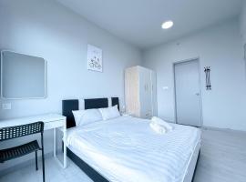 市中心海景爆款 步行到码头夜市 Jesselton Quay高楼层公超赞自助入住 Top Seaview Pick in Town Walk to Jetty & Night Market High-Floor Condo Easy Self Check in，位于哥打京那巴鲁的酒店