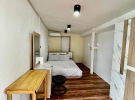 Chubbi 5 Room24，位于Ban Bang Bamru的酒店