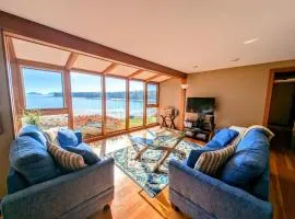 Mark's Waterfront Sea Cottage beach family Acadia