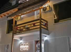 Bujtina Miqesia，位于泰斯的酒店