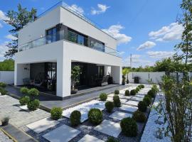 Vila LakeView Snagov, Terasă pe Acoperiș, Self Check-in, Parcare Privată，位于斯纳戈夫的酒店