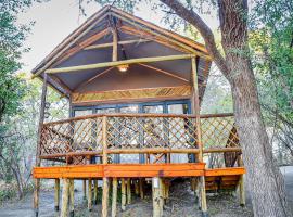 Rustic Gate Lodge and Campsite