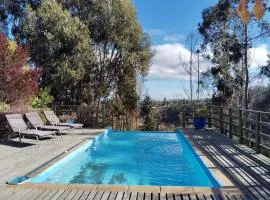 Dormitorio con baño privado en parcela con piscina