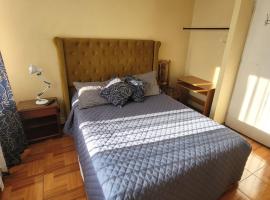 Hostal De La Esquina 497，位于奇廉的旅馆