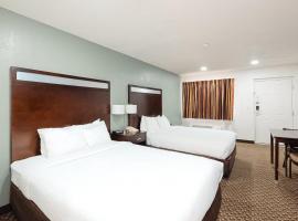 Quality Inn Holbrook near Petrified Forest，位于胡尔伯克的酒店