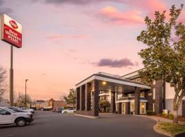 Best Western Plus Grand Manor Inn，位于斯普林菲尔德的酒店