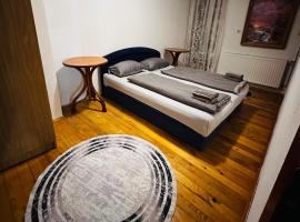Rooms Cobras II，位于亚伊采的酒店