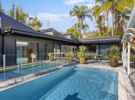 Desert Flame - Private Oasis near the Beach，位于Marcus Beach的酒店