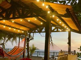 OeNic! Hostal，位于波内洛亚的酒店