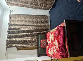 WANI APARTMENTS bemina SRINAGAR，位于斯利那加的酒店