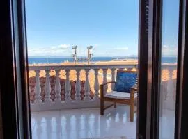 Artemis Apartments Златна гледка към морето