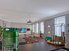 Zentr Stuttgart Gruppen-Duplex 13 Schlafplätze, PS5, Spiele & Terrasse，位于斯图加特的酒店