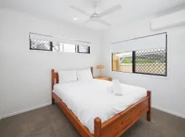 Modern New-Build Peaceful Home Studio