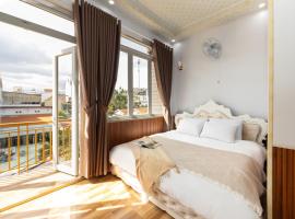 Yến Nhi Hotel - Khach San Gia Re，位于大叻的酒店