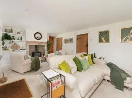 Beautiful Cottage nr Mendip Hills Private Parking