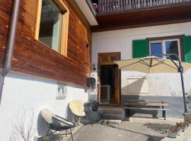 Charming Holiday Retreat in Tamins near Flims，位于Tamins的酒店