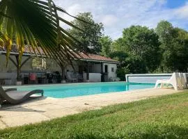 Maison de campagne avec grande piscine