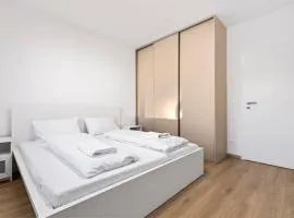 Pressburg Airport Apartment with own parking