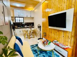 FYLL Homes - Francheska Suite Stylish 1-Bed Apartment with FREE parking in Cavinti Near Hulugan Falls，位于Cavinti的酒店