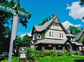 No 1 Grafton Inn，位于夏洛特顿的带按摩浴缸的酒店
