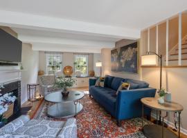 Comfy & cozy 4BR minutes to SU, Hospitals, & DT，位于锡拉丘兹的酒店