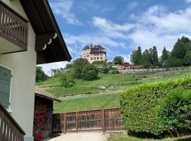 Lac d'Annecy, entre lac et montagne，位于芒通圣贝尔纳的酒店
