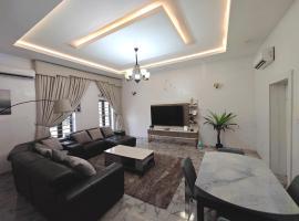 Lekki Conservational Apartment - 24hrs Power, Wifi, Smart TV, Netflix, Nature View，位于莱基的酒店