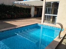 Aréa de Lazer Borges Oliveira，位于Jardinópolis的酒店