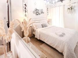 ORHO HOTEL BOUTIQUE PANAMA 15 minuts round trip Tocumen Airport free shuttle highway，位于Tocumen的酒店